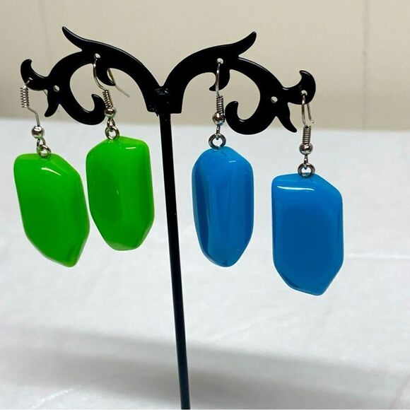 Vintage Acrylic Earrings 2.25” Drop Dangle Set of 2 Gorgeous - Picture 6 of 6